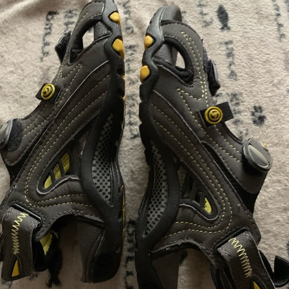 Riverland boys Velcro sandals size 4 - Picture 7 of 13